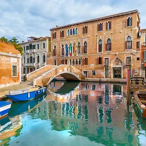 Palazzo Marcello Al Sole *** Βενετία