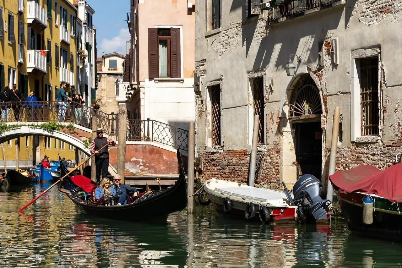 Residence Ca' Foscolo Venezia Aparthotel