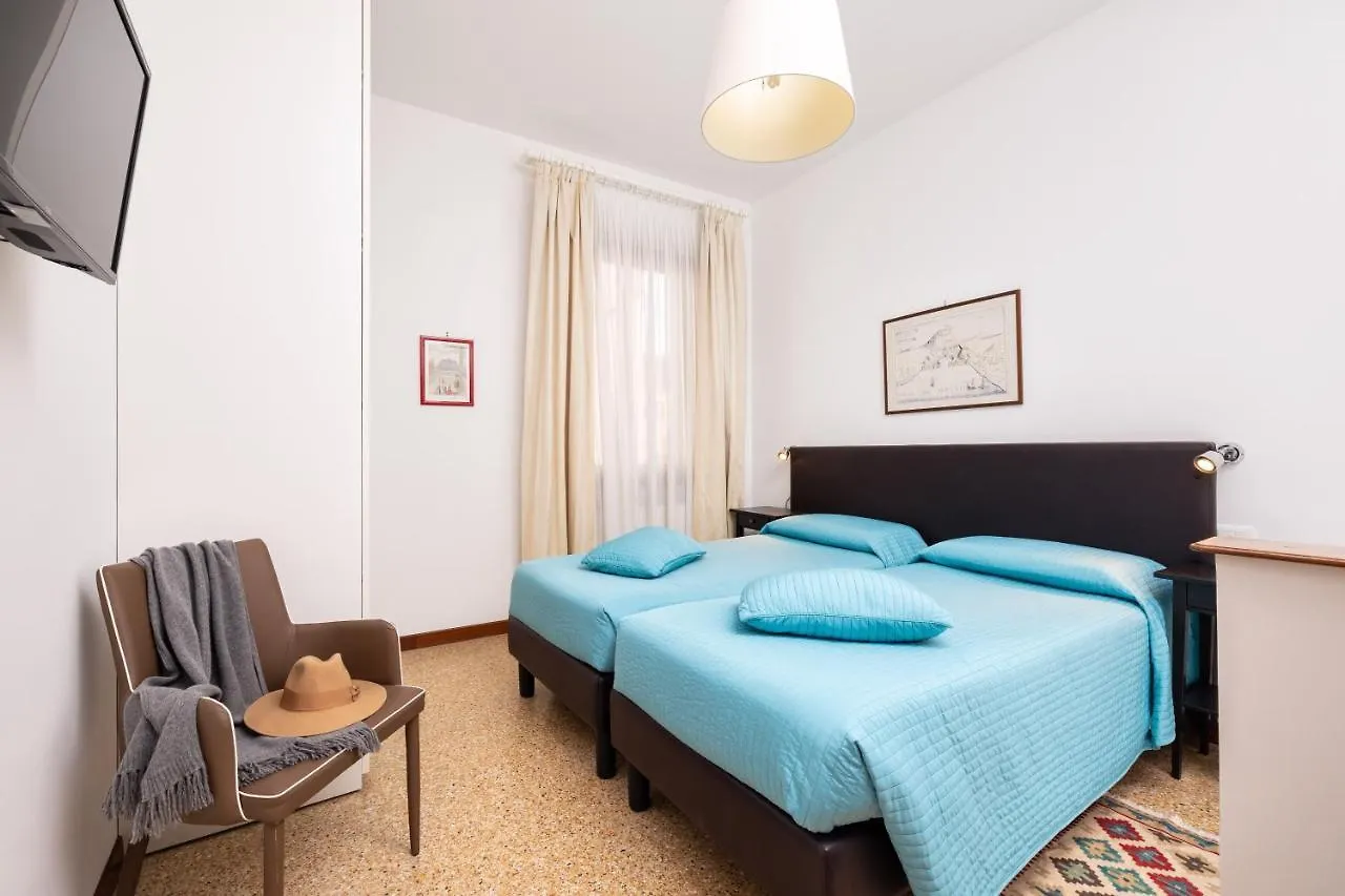 Residence Ca' Foscolo Venice Aparthotel