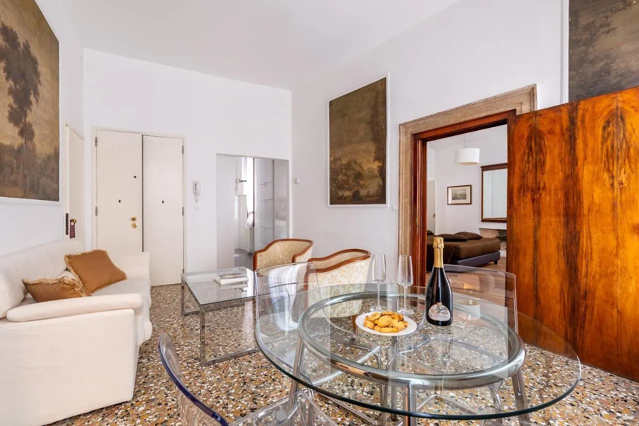 Residence Ca' Foscolo Venice Aparthotel