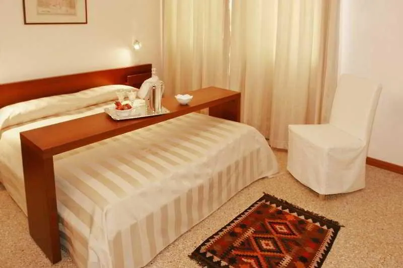 Residence Ca' Foscolo Venezia Aparthotel